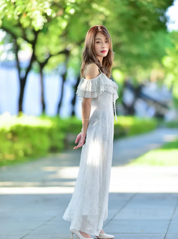 [Mzsock] NO.200 vivi Cao Yuanyuan suspender high-slit long skirt with high heels and beautiful legs street photography#[105P]-75